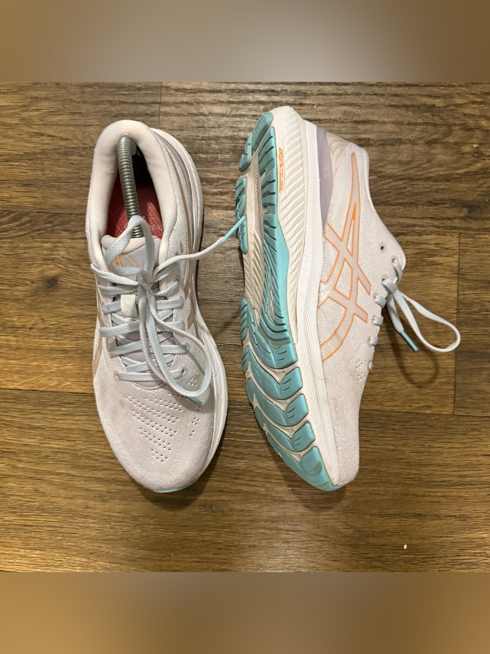 ASICS GT 2000 10Women's Light Pink Running Shoes with Aqua Sole Size 11.5